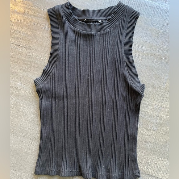 Zara Sweaters - Zara Women's Crop Ribbed Sweater Vest